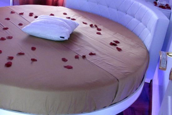 Letto rotondo romantico in suite san martino