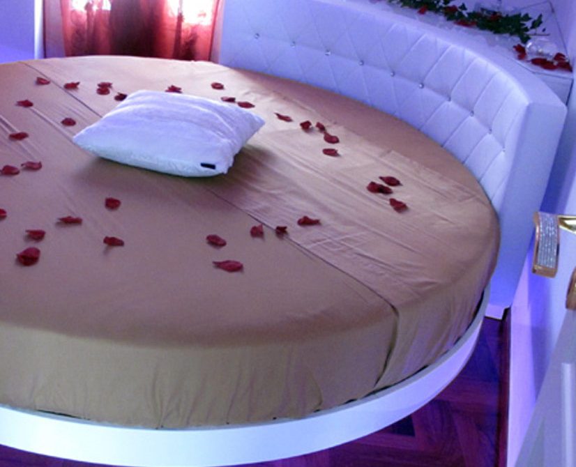 Letto rotondo romantico in suite san martino