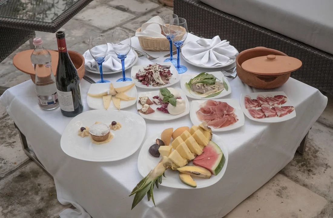 Aperitivo riservato con sapori locali preparato per la Suite